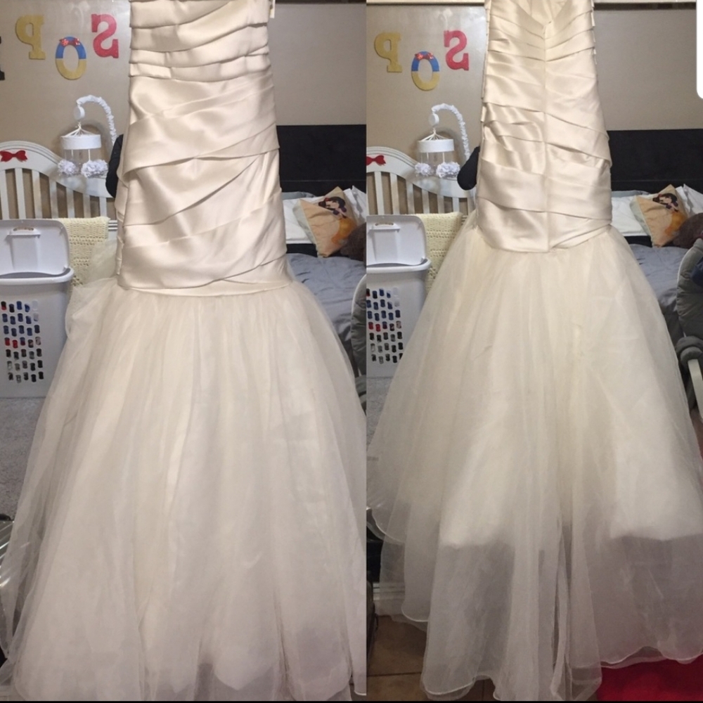 Vera Wang Wedding Dress - Picture 2 of 7